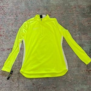 NWT Womens Nike Drifit Pullover - M